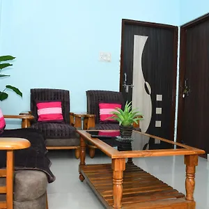 indra-apartment.hotels-varanasi.com/